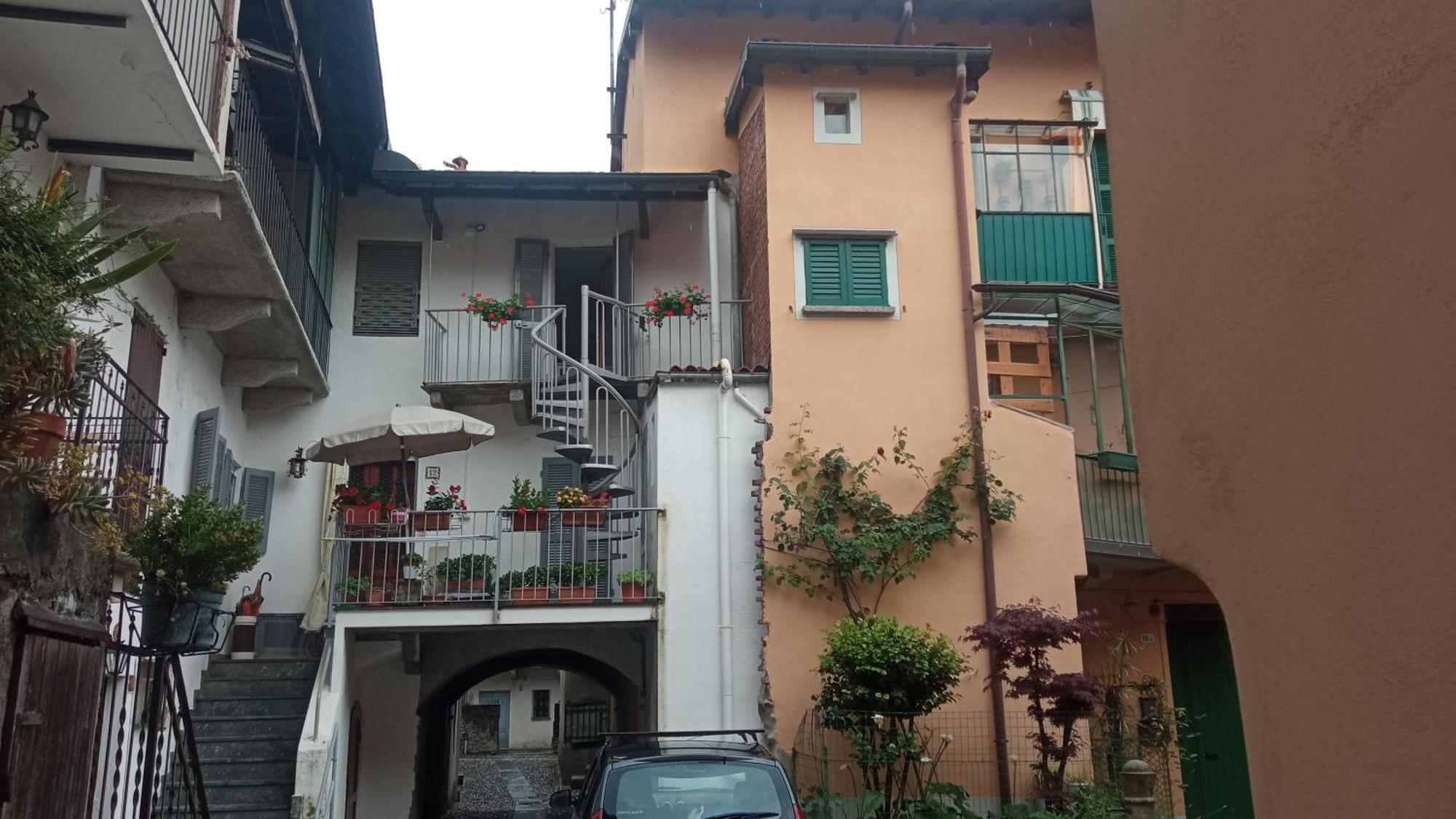 Casa Vacanze Scent Of Roses Verbania Luaran gambar